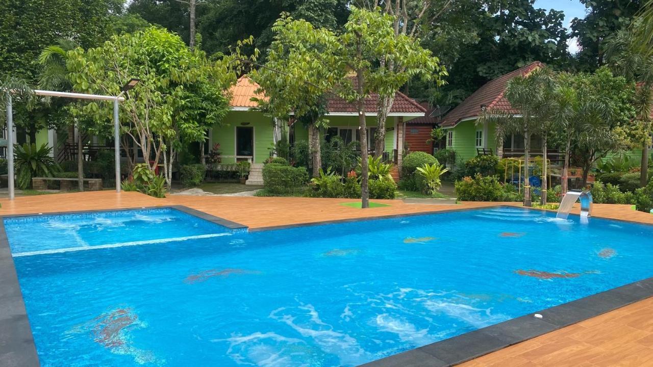 Somrudee Resort Nakhon Nayok Bagian luar foto